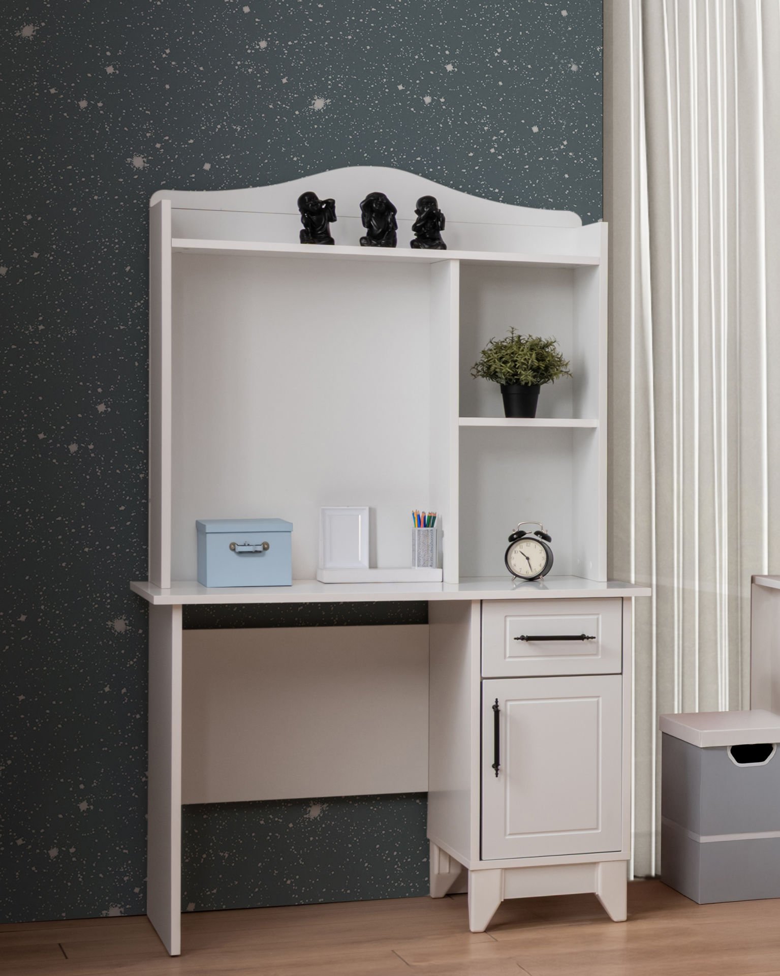 Panjur Beyaz Çalışma Masası