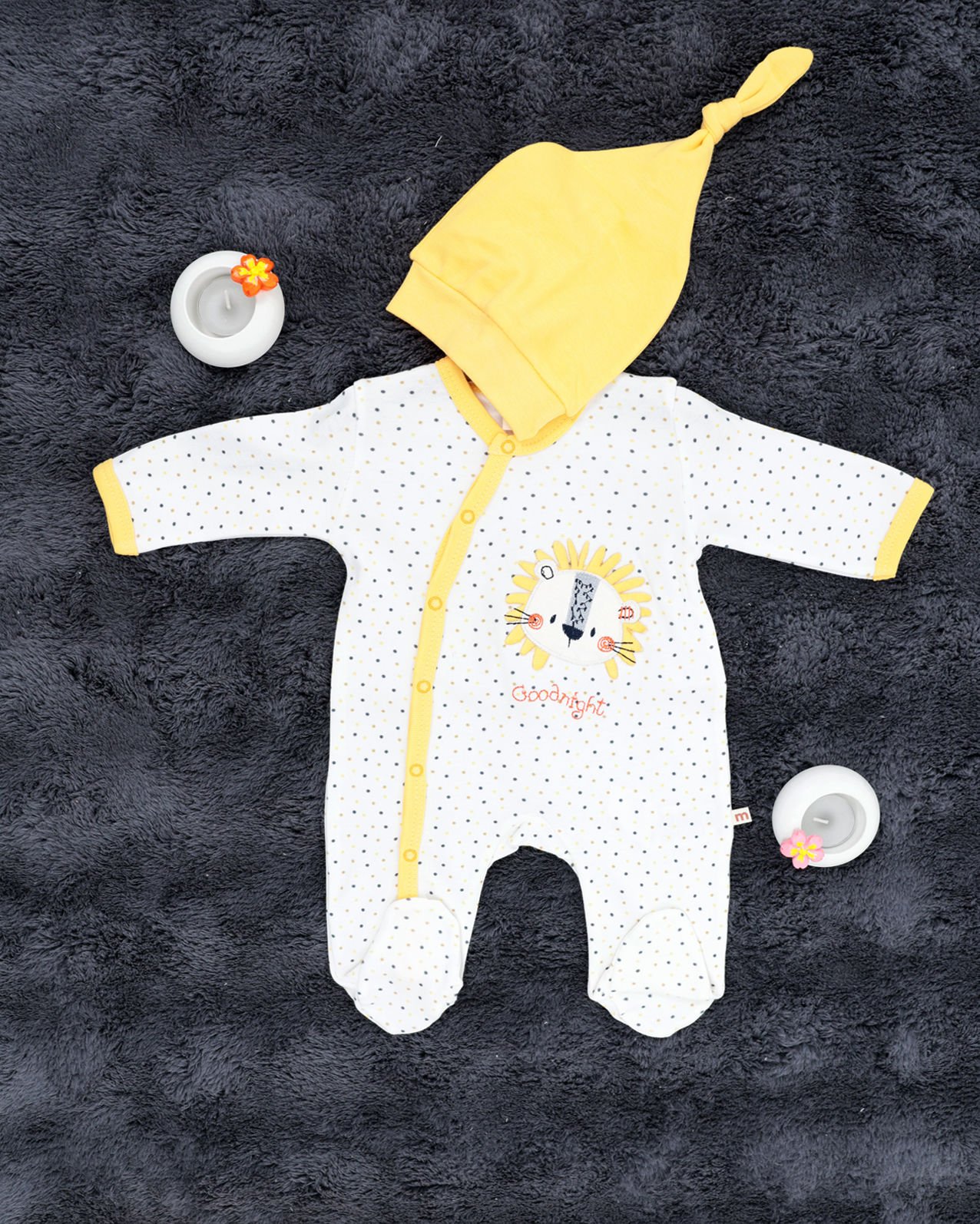 Aslan Desenli Çıtçıtlı Tulum / Şapka Hediye / %100 Pamuklu Beyaz-Sarı - 3-6 Ay