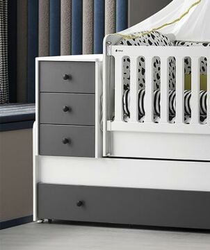 Olivya Yavrulu Büyüyen Beşik