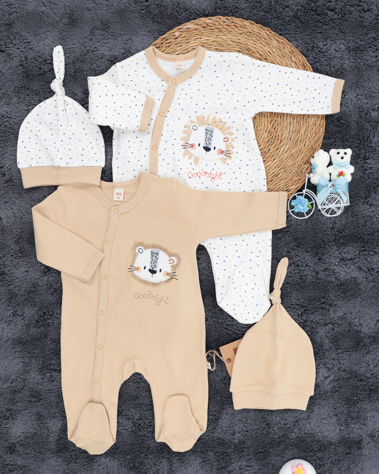 2'li Tulum Seti / Aslan Desenli / %100 Pamuklu Kumaş / Şapka Hediyeli / Yenidoğan Tulum Seti Bej-Beyaz