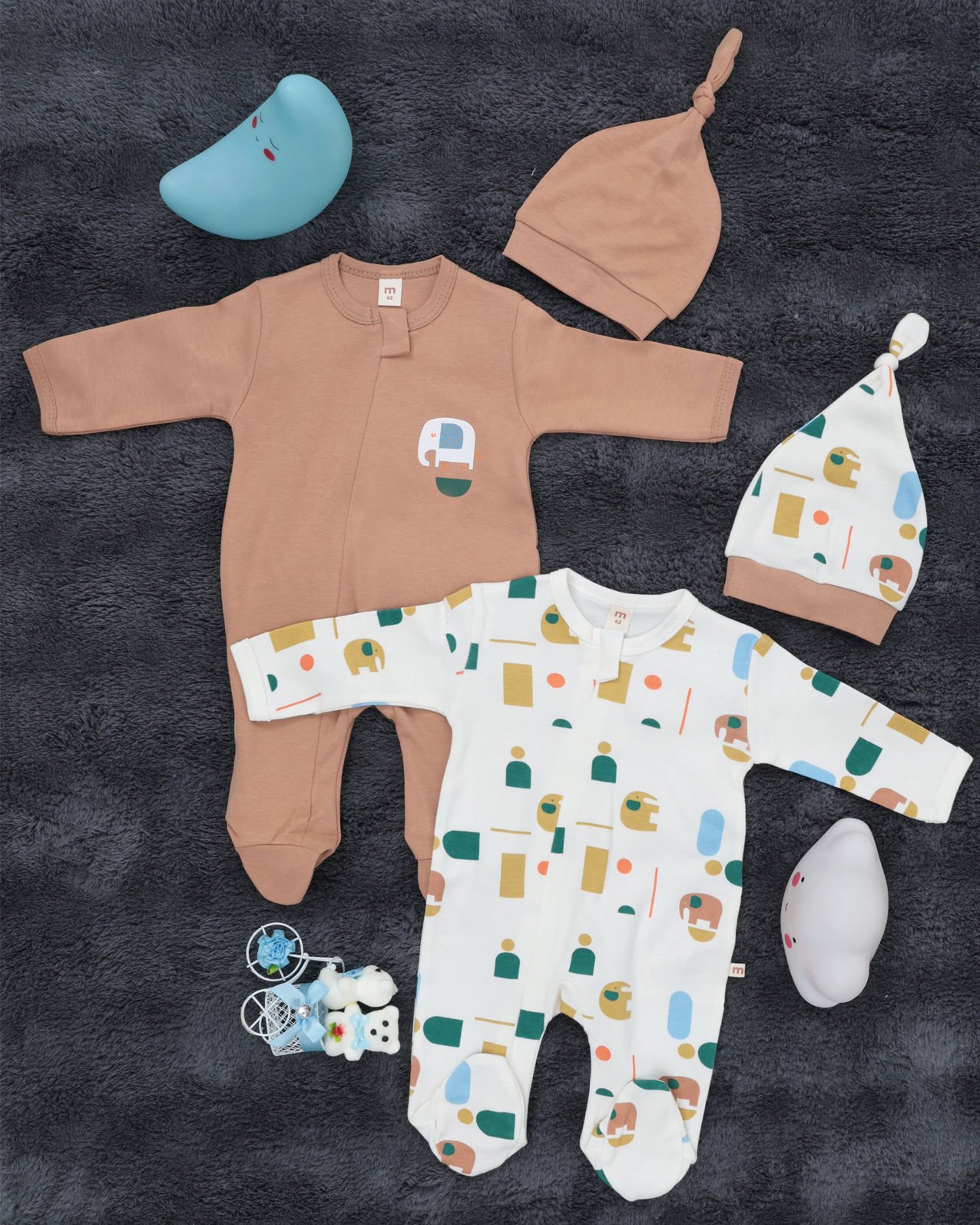 %100 Pamuklu Fil Desenli Fermuarlı 2’li Bebek Tulum Seti – 2 Adet Şapka Hediyeli Bej-Beyaz