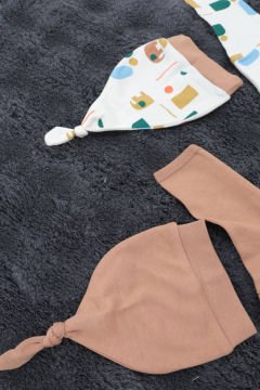 %100 Pamuklu Fil Desenli Fermuarlı 2’li Bebek Tulum Seti – 2 Adet Şapka Hediyeli Bej-Beyaz