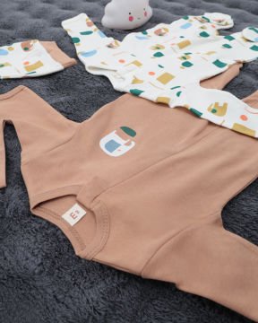 %100 Pamuklu Fil Desenli Fermuarlı 2’li Bebek Tulum Seti – 2 Adet Şapka Hediyeli Bej-Beyaz