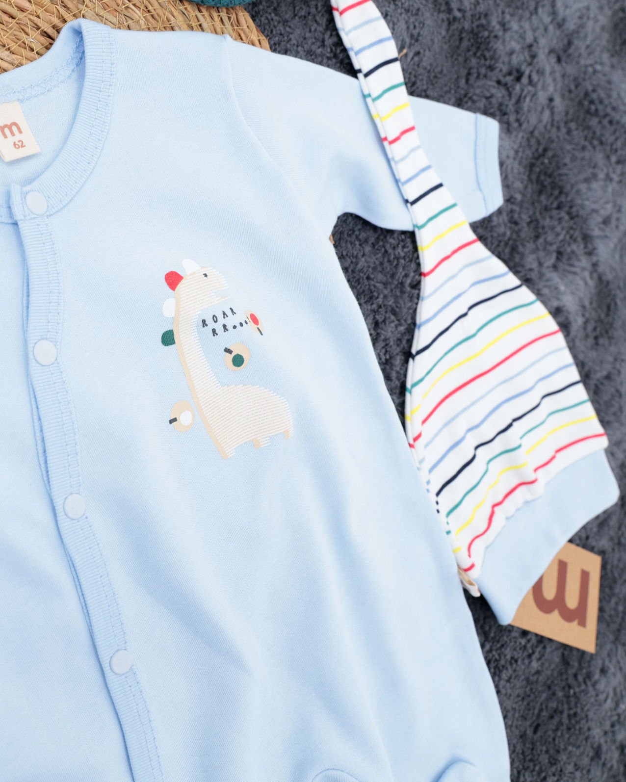 Zürafa Desenli Bebek Tulum / Şapka Hediye / %100 Pamuklu Kumaş Yenidoğan Tulum mavi - 0-3 Ay