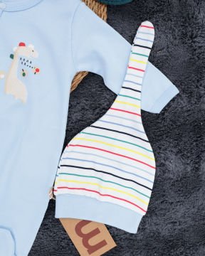 Zürafa Desenli Bebek Tulum / Şapka Hediye / %100 Pamuklu Kumaş Yenidoğan Tulum mavi - 3-6 Ay
