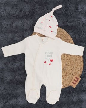 I Love Dad & Mom Baskılı Bebek Tulum – %100 Pamuk + Şapka Hediyeli