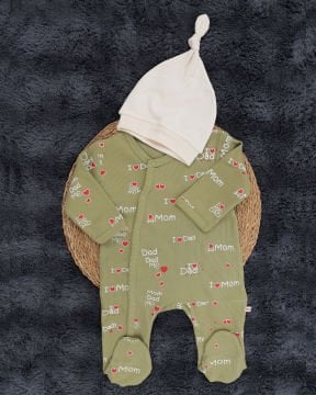 I Love Dad & Mom Baskılı Bebek Tulum – %100 Pamuk + Şapka Hediyeli