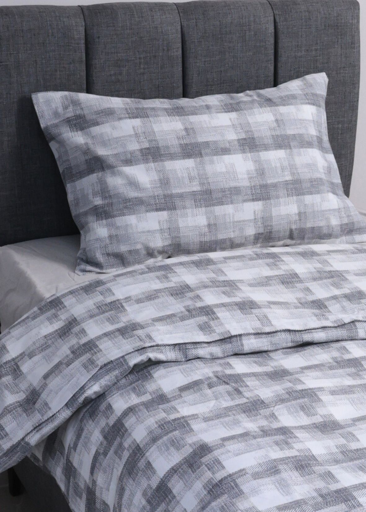 Tek Kişilik Nevresim Takımı Kareli / Nevresim + Lastikli Çarşaf + Yastık Kılıfı Gri