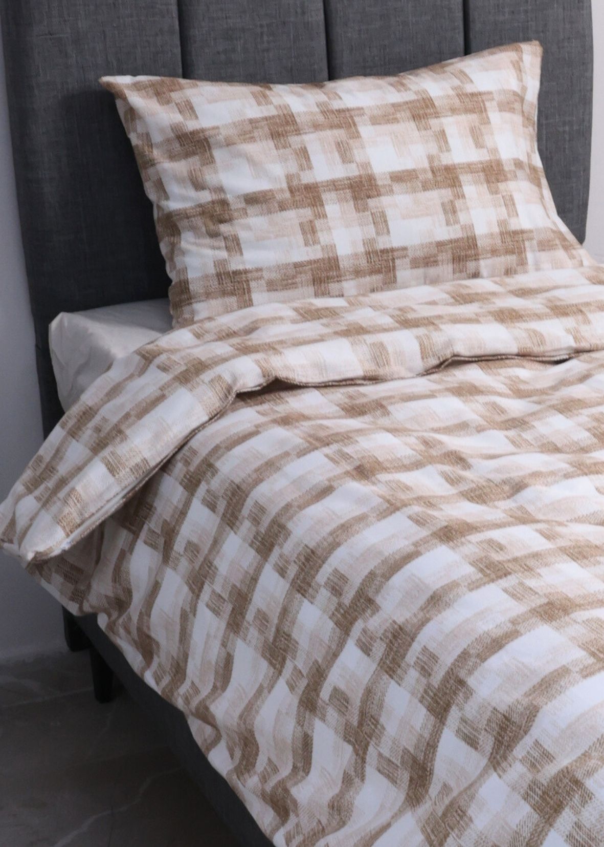 Tek Kişilik Nevresim Takımı Kareli / Nevresim + Lastikli Çarşaf + Yastık Kılıfı Kahve